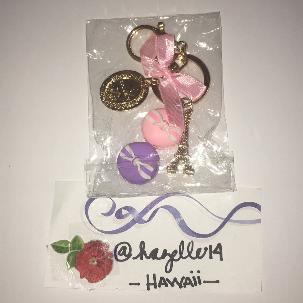 Twilly & Macaroon Keychain - Picture 3 of 5